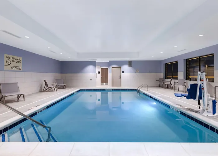 Hampton Chicago Hotel 3*